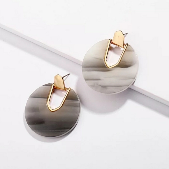Anthropologie Jewelry - New Anthropologie Gold Resin Earrings